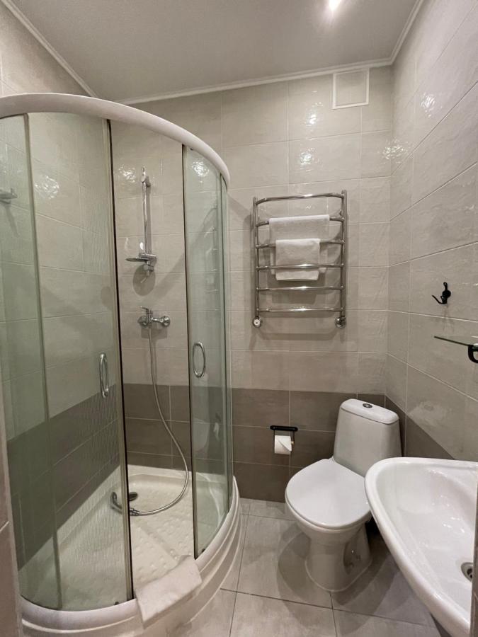 Gusarskiy Hotel And Apartment Kiew Exterior foto