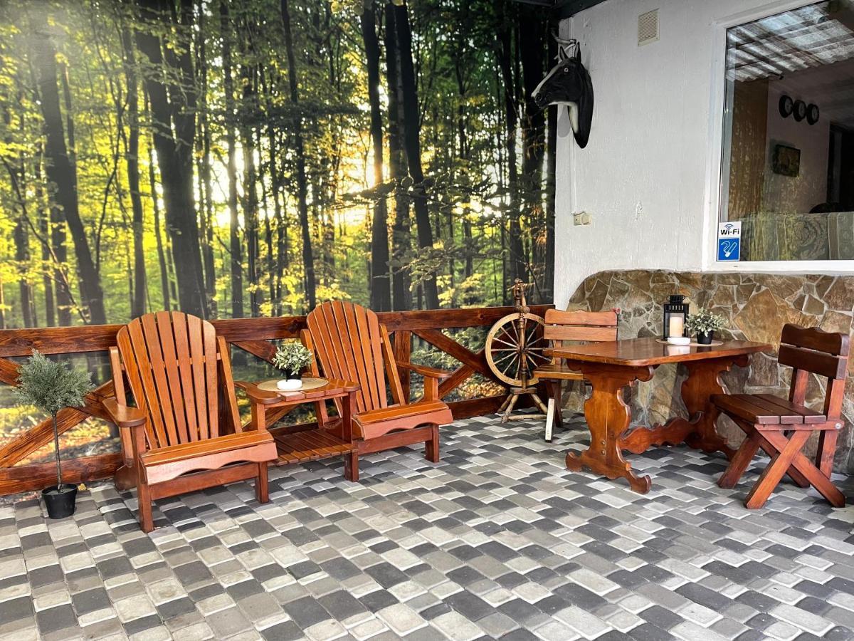 Gusarskiy Hotel And Apartment Kiew Exterior foto