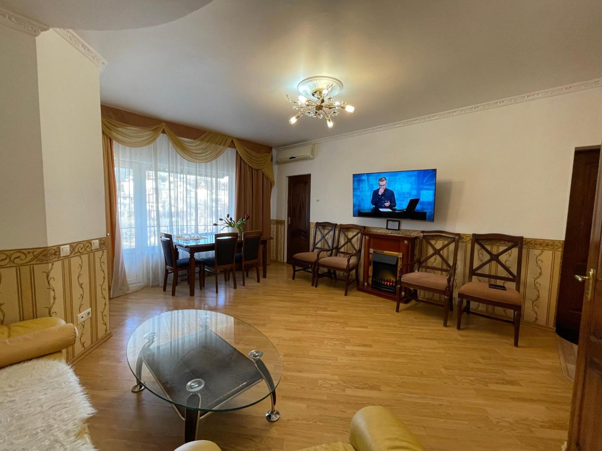 Gusarskiy Hotel And Apartment Kiew Exterior foto